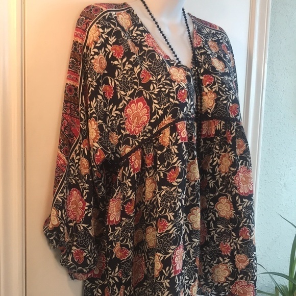 Knox Rose Boho Peasant Top - Picture 2 of 13